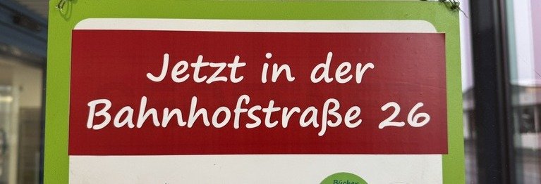 Wir heißen Sie herzlich willkommen in unseren hellen und freundlichen Räumlichkeiten in der Bahnhofstraße 26. Sie finden uns nun sehr zentral an der Ecke Rheinstraße mit eigenen Kundenparkplätzen direkt vor dem Eingang.