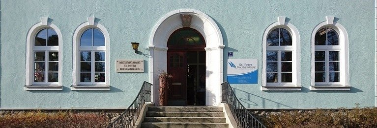 Eingang der St. Peter Buchhandlung