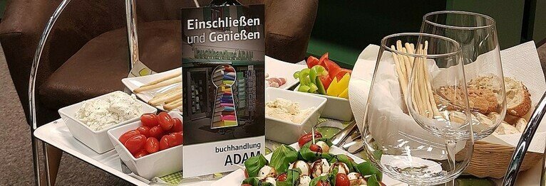 Verbringen Sie mit Freunden und Bekannten einen gemütlichen Abend in unserer Buchhandlung und stöbern Sie in aller Ruhe. Fragen Sie unsere Mitarbeiter oder schicken Sie uns eine kurze email.